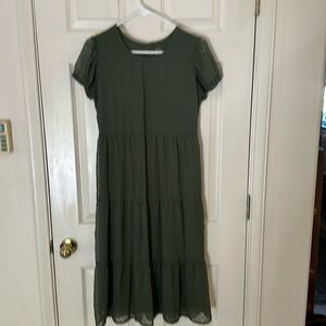 Girls long 3 tiered prairie dress size 18 100% polyester.